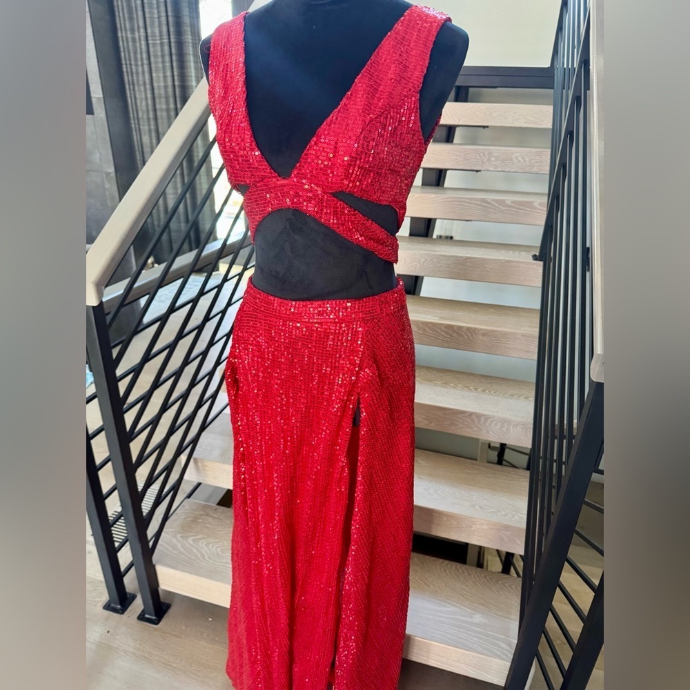 New Abyss by Abby Dazzling Red Backless Evening Gown size XS - Picture 9 of 12